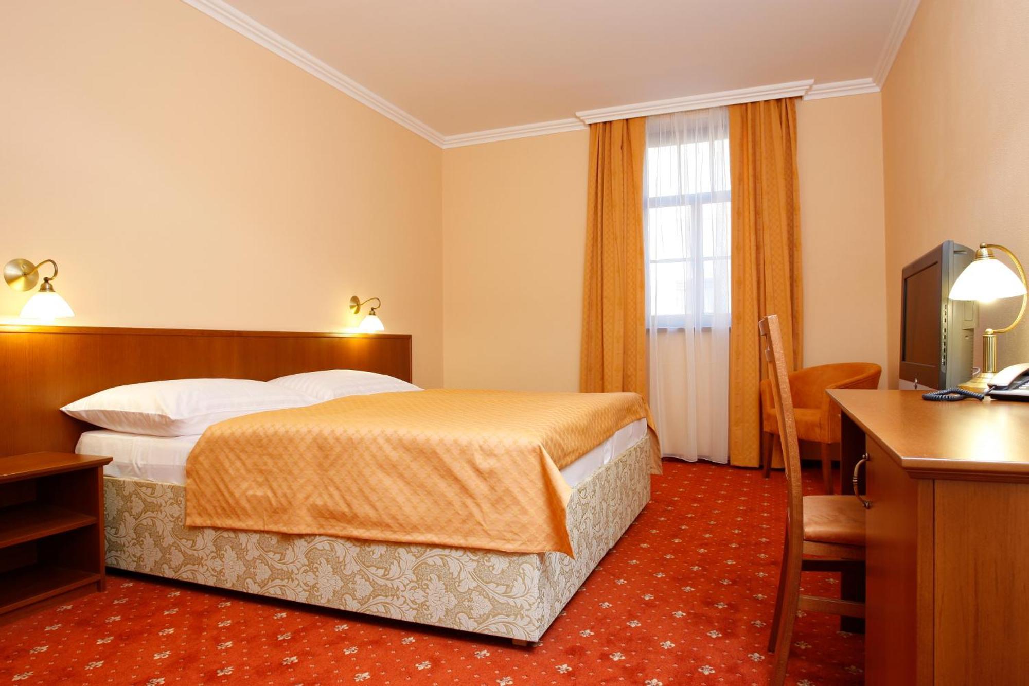 Hotel Majolika Modra Exterior photo