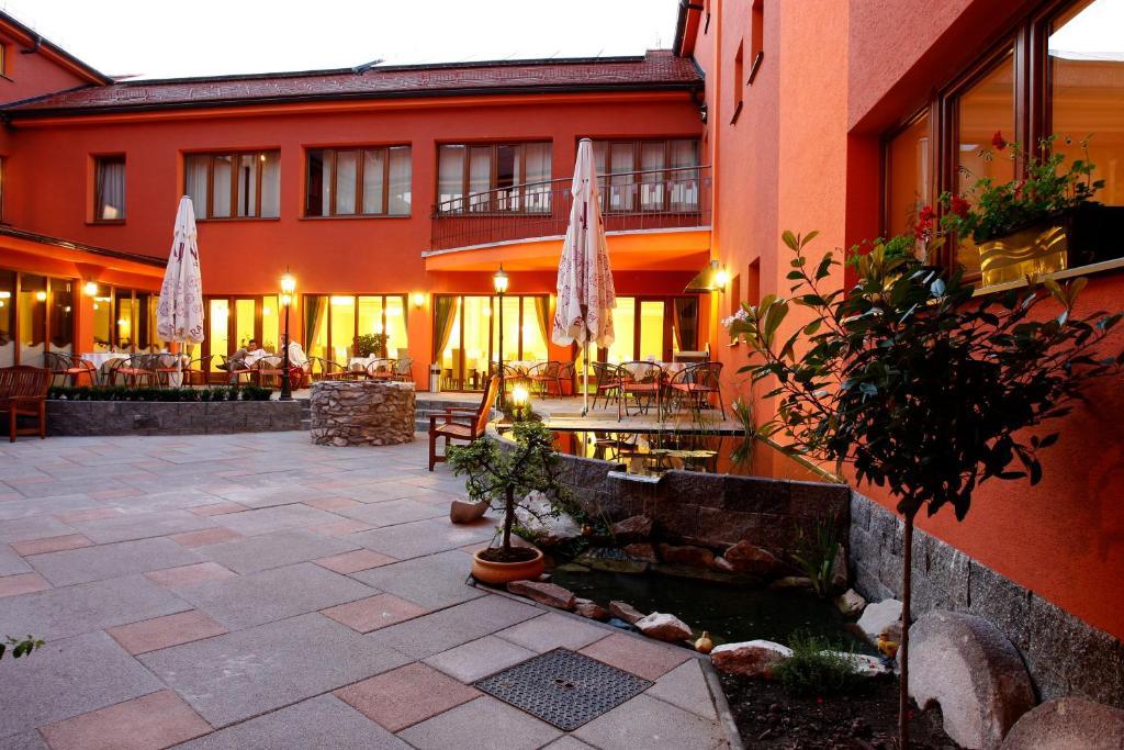 Hotel Majolika Modra Exterior photo