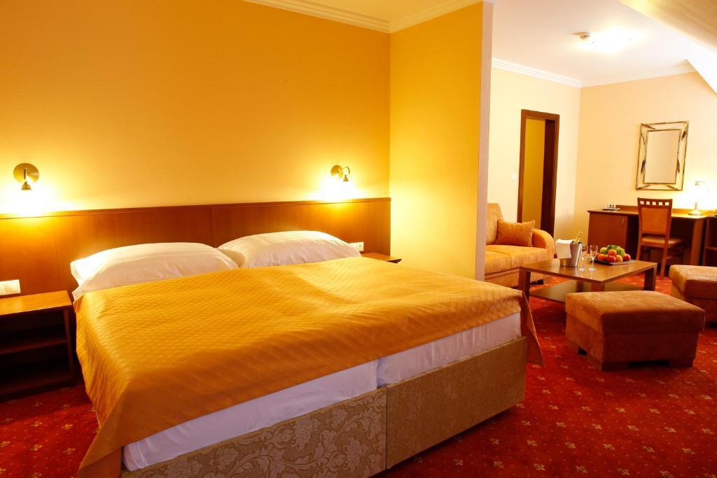 Hotel Majolika Modra Room photo