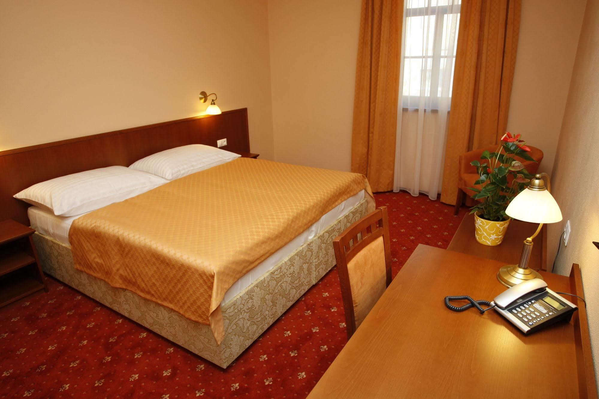 Hotel Majolika Modra Exterior photo